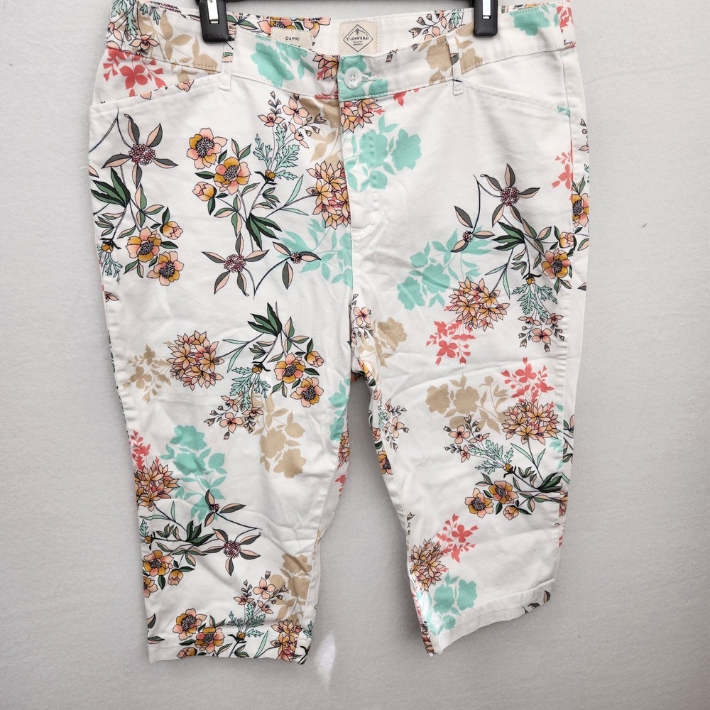 St. Johns Bay Multicolor Floral Capri Size 18